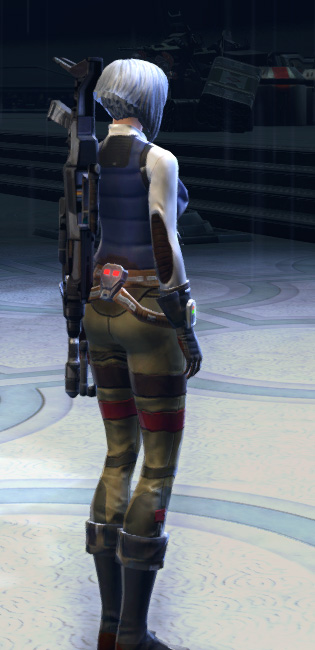 Coruscanti Smuggler Armor Set player-view from Star Wars: The Old Republic.