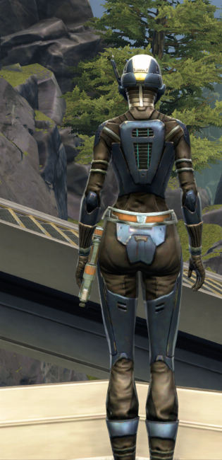 Flawless Riposte Armor Set player-view from Star Wars: The Old Republic.