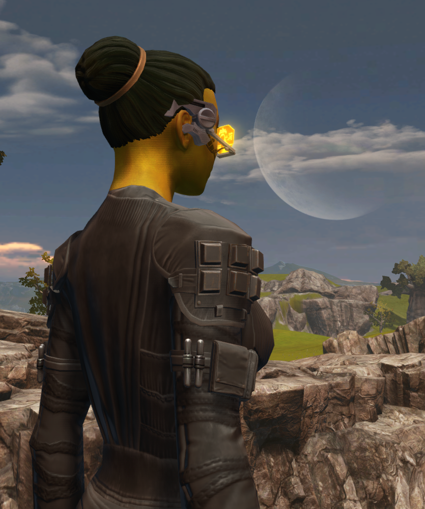 Gold Efficiency Scanner Armor Set detailed back view from Star Wars: The Old Republic. - DETAILS Gold Efficiency Scanner Armor Set detailed back view from Star Wars: The Old Republic.